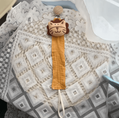 Attache tétine motif animal | Sécurisée et Design - Palais De Bébé
