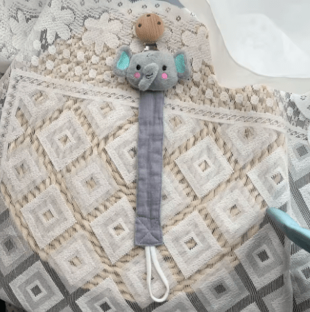Attache tétine motif animal | Sécurisée et Design - Palais De Bébé