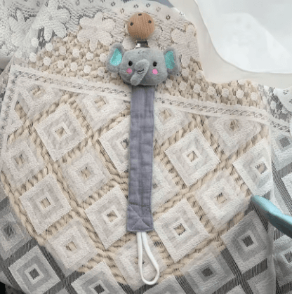 Attache tétine motif animal | Sécurisée et Design - Palais De Bébé