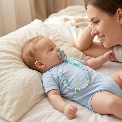 Attache tétine perle | Sécurisée et Pratique - Palais De Bébé