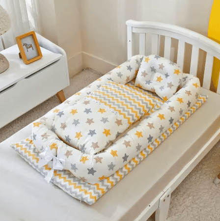 Matelas à langer a rayures avec un gros coussin | Portable - Palais De Bébé