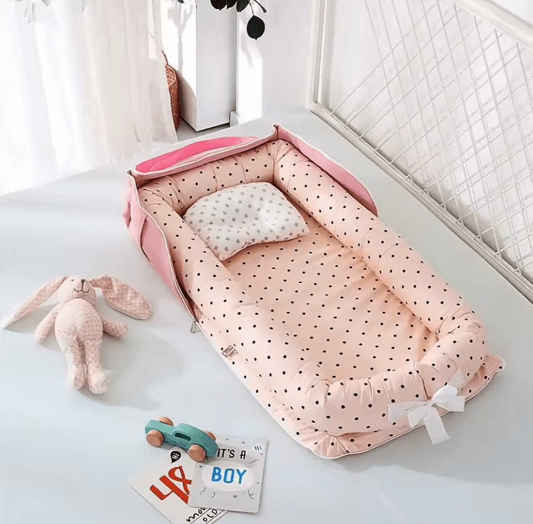 Matelas à langer portable rose | Compact et imperméable - Palais De Bébé