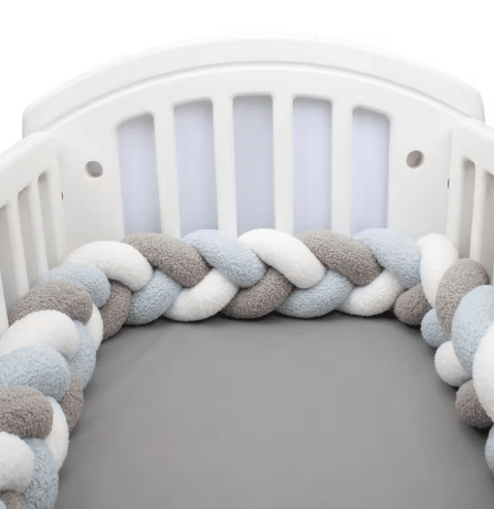 Tresse de lit bébé bleu, gris, blanc | Protection douce - Palais De Bébé